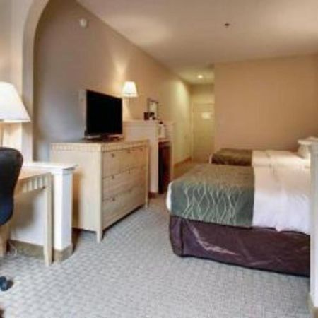 Baymont By Wyndham Laurel Hotel Exterior foto