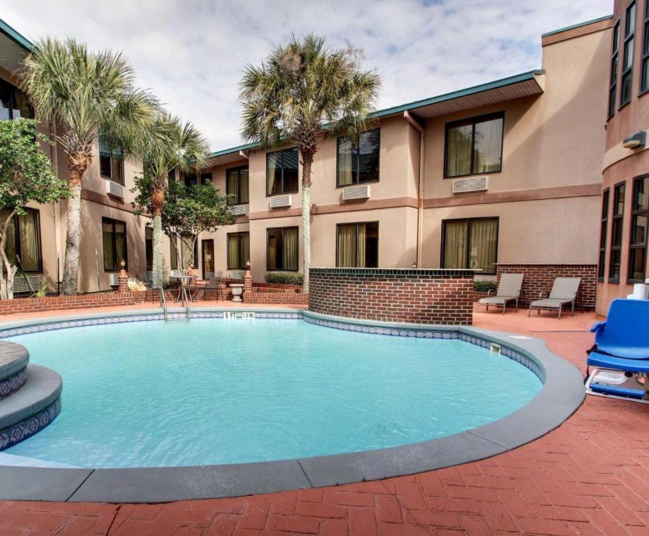 Baymont By Wyndham Laurel Hotel Exterior foto