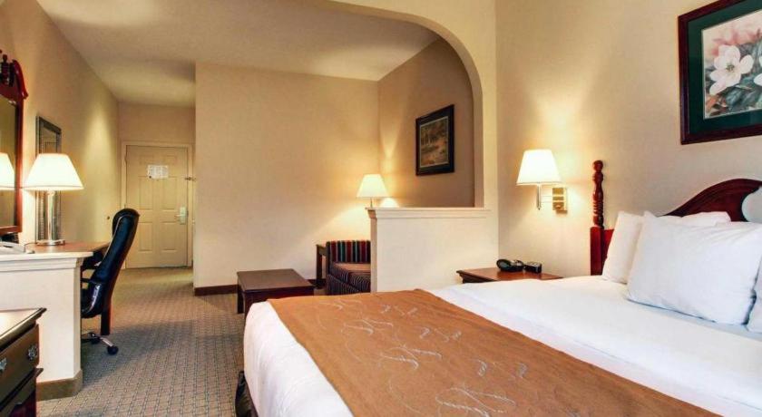 Baymont By Wyndham Laurel Hotel Exterior foto