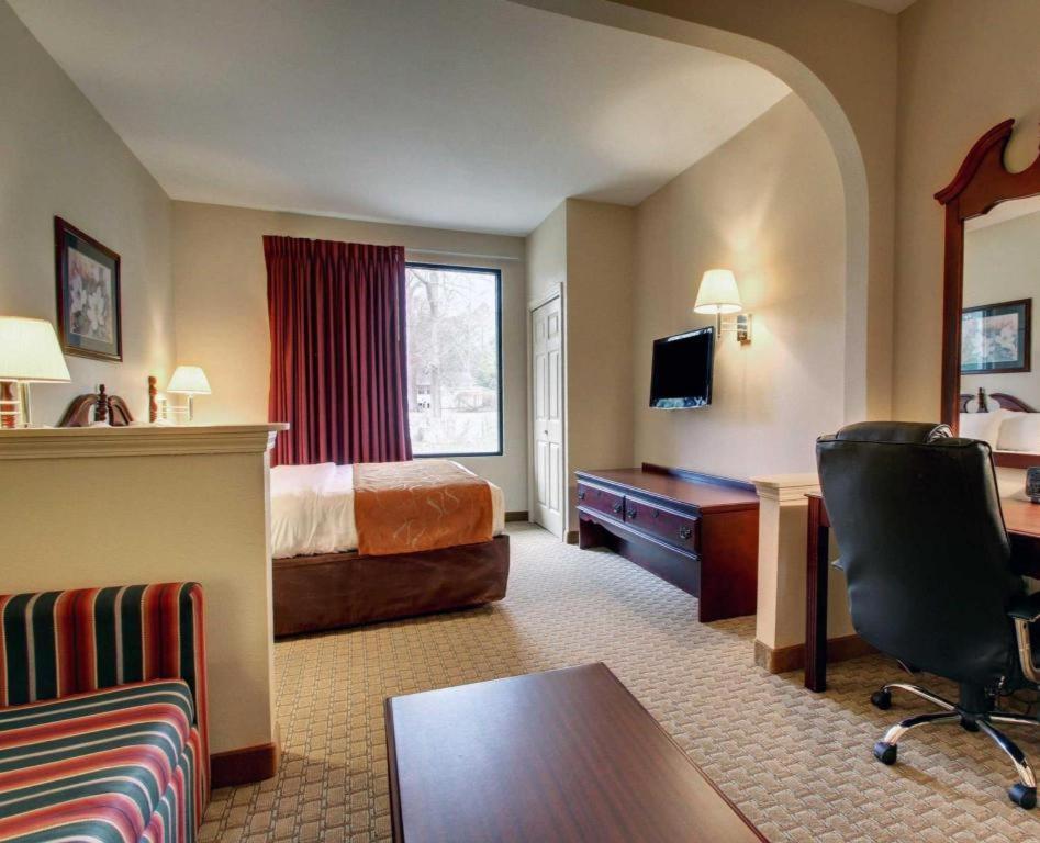 Baymont By Wyndham Laurel Hotel Exterior foto