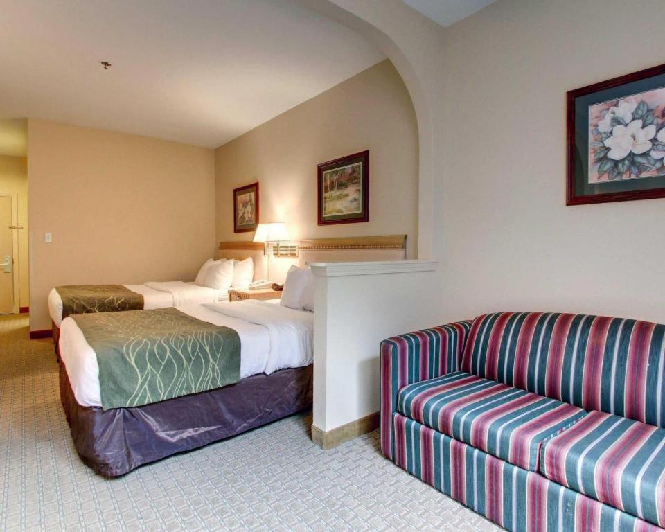 Baymont By Wyndham Laurel Hotel Exterior foto